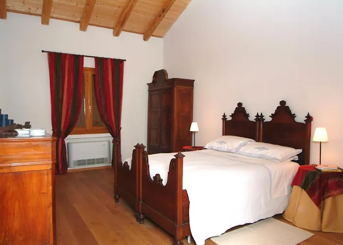 Al Podere Santa Cristina לינה וארוחת בוקר קסטל מג'ורה